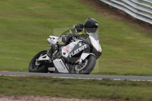 Motorcycle action photographs;event digital images;eventdigitalimages;no limits trackday;oulton park;oulton park circuit cheshire;oulton park photographs;peter wileman photography;trackday;trackday digital images;trackday photos