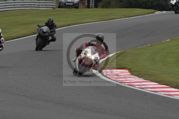 Motorcycle action photographs;event digital images;eventdigitalimages;no limits trackday;oulton park;oulton park circuit cheshire;oulton park photographs;peter wileman photography;trackday;trackday digital images;trackday photos