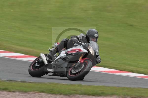 Motorcycle action photographs;event digital images;eventdigitalimages;no limits trackday;oulton park;oulton park circuit cheshire;oulton park photographs;peter wileman photography;trackday;trackday digital images;trackday photos