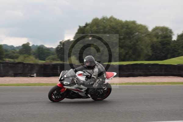 Motorcycle action photographs;event digital images;eventdigitalimages;no limits trackday;oulton park;oulton park circuit cheshire;oulton park photographs;peter wileman photography;trackday;trackday digital images;trackday photos