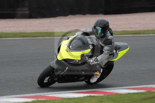 Motorcycle action photographs;event digital images;eventdigitalimages;no limits trackday;oulton park;oulton park circuit cheshire;oulton park photographs;peter wileman photography;trackday;trackday digital images;trackday photos