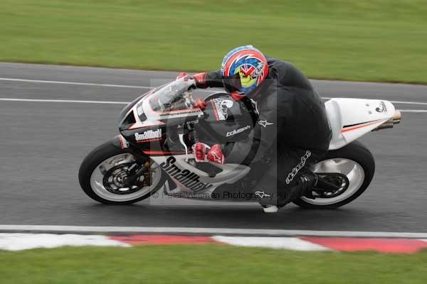 Motorcycle action photographs;event digital images;eventdigitalimages;no limits trackday;oulton park;oulton park circuit cheshire;oulton park photographs;peter wileman photography;trackday;trackday digital images;trackday photos