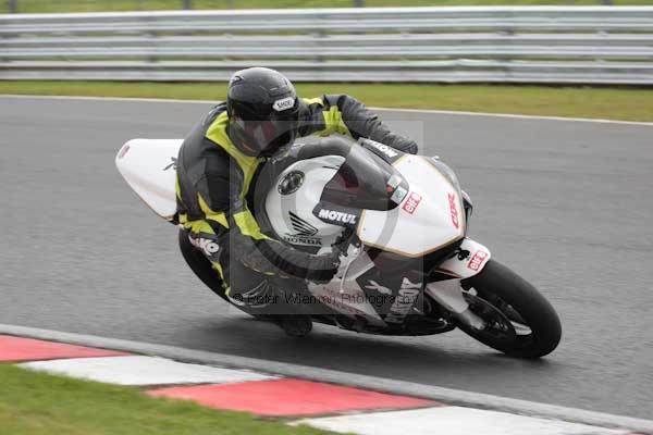 Motorcycle action photographs;event digital images;eventdigitalimages;no limits trackday;oulton park;oulton park circuit cheshire;oulton park photographs;peter wileman photography;trackday;trackday digital images;trackday photos