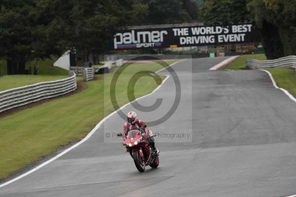 Motorcycle action photographs;event digital images;eventdigitalimages;no limits trackday;oulton park;oulton park circuit cheshire;oulton park photographs;peter wileman photography;trackday;trackday digital images;trackday photos