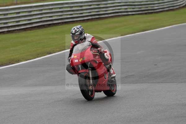 Motorcycle action photographs;event digital images;eventdigitalimages;no limits trackday;oulton park;oulton park circuit cheshire;oulton park photographs;peter wileman photography;trackday;trackday digital images;trackday photos