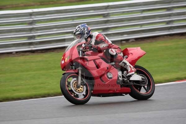 Motorcycle action photographs;event digital images;eventdigitalimages;no limits trackday;oulton park;oulton park circuit cheshire;oulton park photographs;peter wileman photography;trackday;trackday digital images;trackday photos