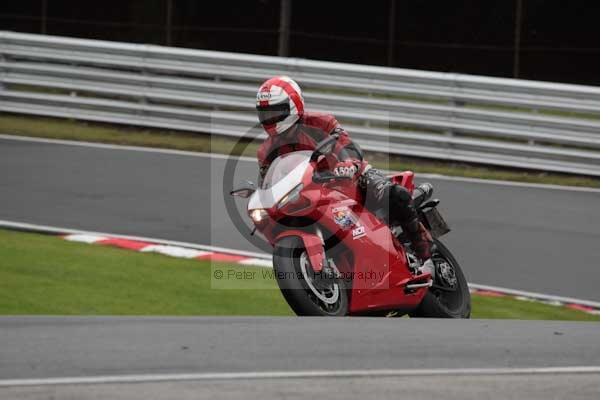 Motorcycle action photographs;event digital images;eventdigitalimages;no limits trackday;oulton park;oulton park circuit cheshire;oulton park photographs;peter wileman photography;trackday;trackday digital images;trackday photos