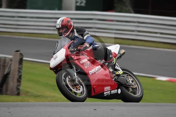 Motorcycle action photographs;event digital images;eventdigitalimages;no limits trackday;oulton park;oulton park circuit cheshire;oulton park photographs;peter wileman photography;trackday;trackday digital images;trackday photos