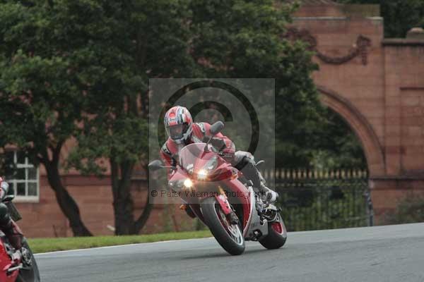 Motorcycle action photographs;event digital images;eventdigitalimages;no limits trackday;oulton park;oulton park circuit cheshire;oulton park photographs;peter wileman photography;trackday;trackday digital images;trackday photos