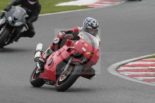 Motorcycle action photographs;event digital images;eventdigitalimages;no limits trackday;oulton park;oulton park circuit cheshire;oulton park photographs;peter wileman photography;trackday;trackday digital images;trackday photos