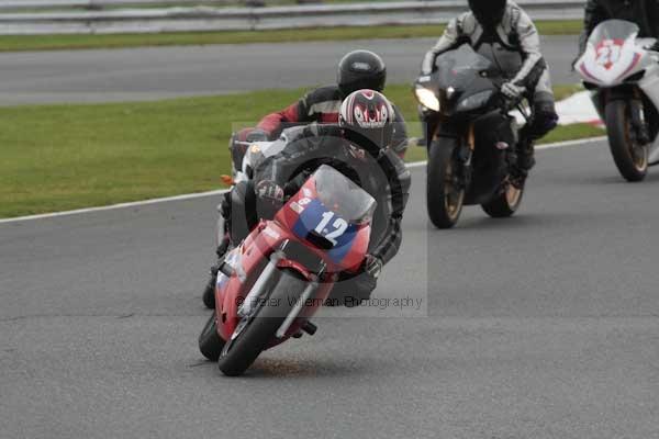 Motorcycle action photographs;event digital images;eventdigitalimages;no limits trackday;oulton park;oulton park circuit cheshire;oulton park photographs;peter wileman photography;trackday;trackday digital images;trackday photos