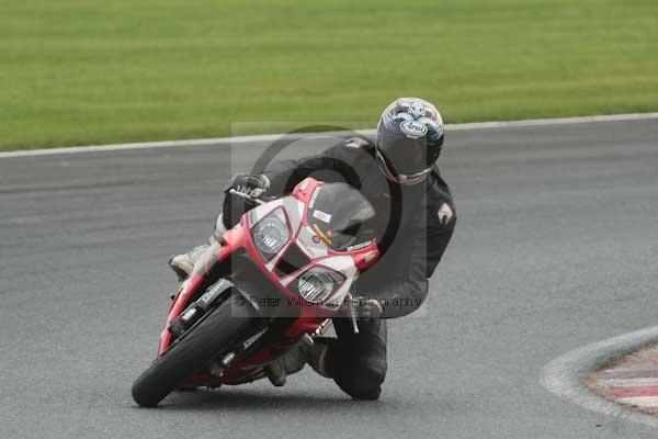 Motorcycle action photographs;event digital images;eventdigitalimages;no limits trackday;oulton park;oulton park circuit cheshire;oulton park photographs;peter wileman photography;trackday;trackday digital images;trackday photos