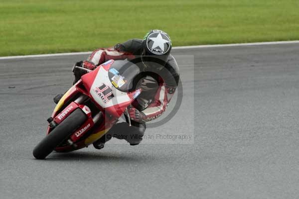 Motorcycle action photographs;event digital images;eventdigitalimages;no limits trackday;oulton park;oulton park circuit cheshire;oulton park photographs;peter wileman photography;trackday;trackday digital images;trackday photos