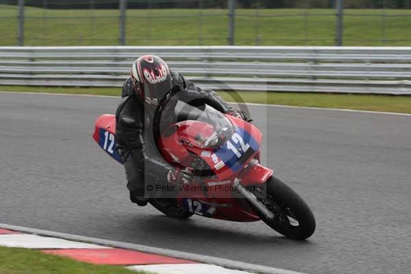 Motorcycle action photographs;event digital images;eventdigitalimages;no limits trackday;oulton park;oulton park circuit cheshire;oulton park photographs;peter wileman photography;trackday;trackday digital images;trackday photos