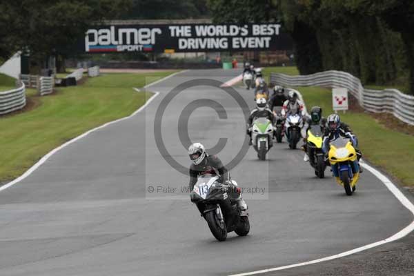 Motorcycle action photographs;event digital images;eventdigitalimages;no limits trackday;oulton park;oulton park circuit cheshire;oulton park photographs;peter wileman photography;trackday;trackday digital images;trackday photos