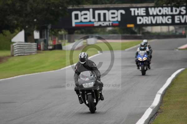 Motorcycle action photographs;event digital images;eventdigitalimages;no limits trackday;oulton park;oulton park circuit cheshire;oulton park photographs;peter wileman photography;trackday;trackday digital images;trackday photos