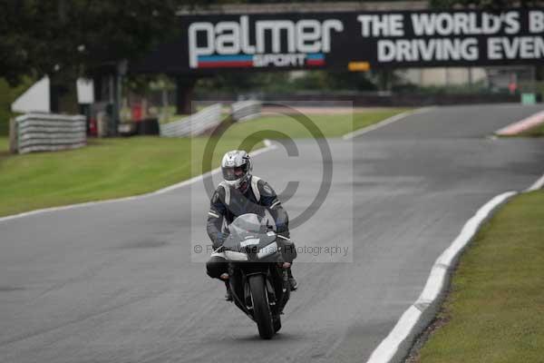 Motorcycle action photographs;event digital images;eventdigitalimages;no limits trackday;oulton park;oulton park circuit cheshire;oulton park photographs;peter wileman photography;trackday;trackday digital images;trackday photos