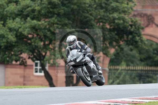 Motorcycle action photographs;event digital images;eventdigitalimages;no limits trackday;oulton park;oulton park circuit cheshire;oulton park photographs;peter wileman photography;trackday;trackday digital images;trackday photos