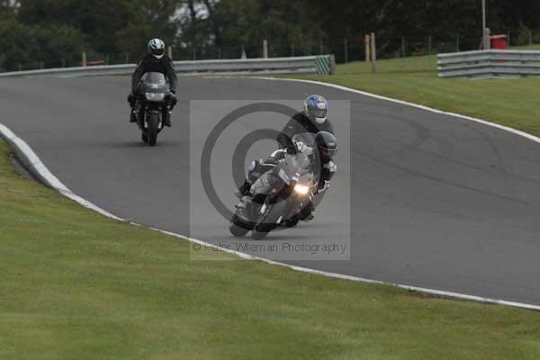 Motorcycle action photographs;event digital images;eventdigitalimages;no limits trackday;oulton park;oulton park circuit cheshire;oulton park photographs;peter wileman photography;trackday;trackday digital images;trackday photos