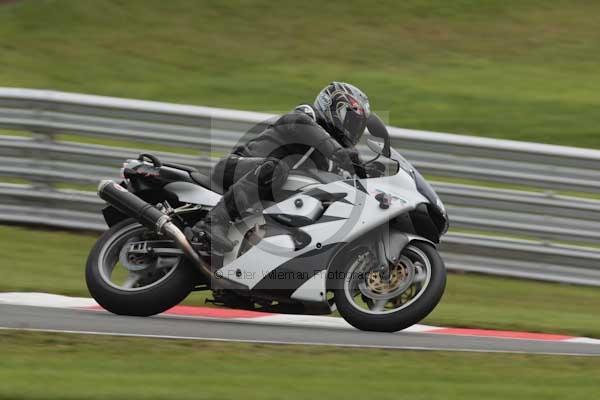 Motorcycle action photographs;event digital images;eventdigitalimages;no limits trackday;oulton park;oulton park circuit cheshire;oulton park photographs;peter wileman photography;trackday;trackday digital images;trackday photos