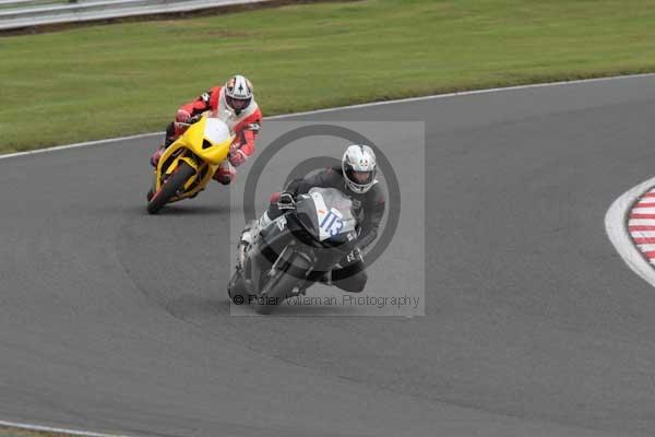 Motorcycle action photographs;event digital images;eventdigitalimages;no limits trackday;oulton park;oulton park circuit cheshire;oulton park photographs;peter wileman photography;trackday;trackday digital images;trackday photos