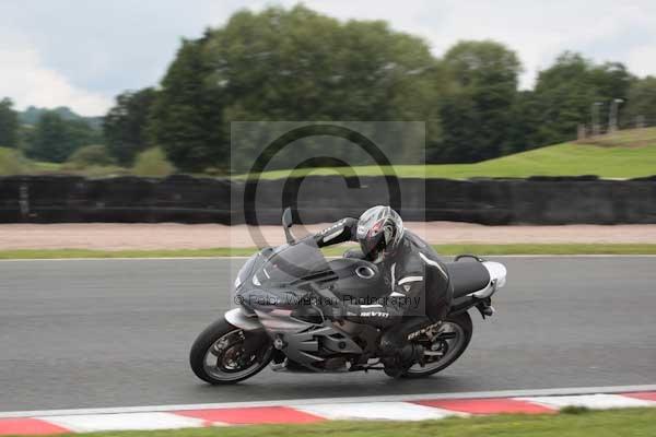 Motorcycle action photographs;event digital images;eventdigitalimages;no limits trackday;oulton park;oulton park circuit cheshire;oulton park photographs;peter wileman photography;trackday;trackday digital images;trackday photos