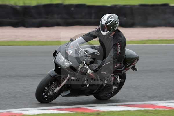 Motorcycle action photographs;event digital images;eventdigitalimages;no limits trackday;oulton park;oulton park circuit cheshire;oulton park photographs;peter wileman photography;trackday;trackday digital images;trackday photos