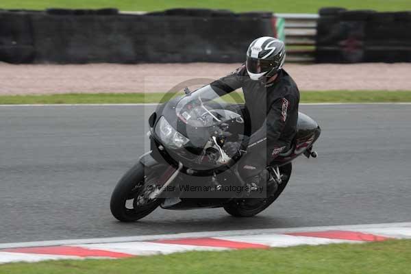 Motorcycle action photographs;event digital images;eventdigitalimages;no limits trackday;oulton park;oulton park circuit cheshire;oulton park photographs;peter wileman photography;trackday;trackday digital images;trackday photos