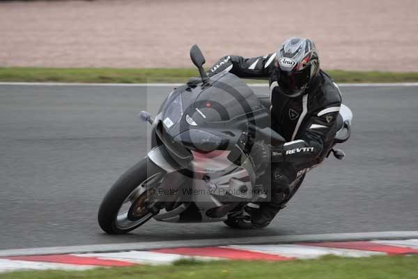 Motorcycle action photographs;event digital images;eventdigitalimages;no limits trackday;oulton park;oulton park circuit cheshire;oulton park photographs;peter wileman photography;trackday;trackday digital images;trackday photos