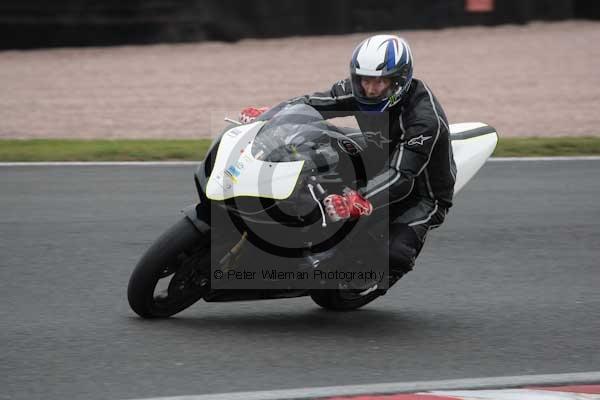 Motorcycle action photographs;event digital images;eventdigitalimages;no limits trackday;oulton park;oulton park circuit cheshire;oulton park photographs;peter wileman photography;trackday;trackday digital images;trackday photos