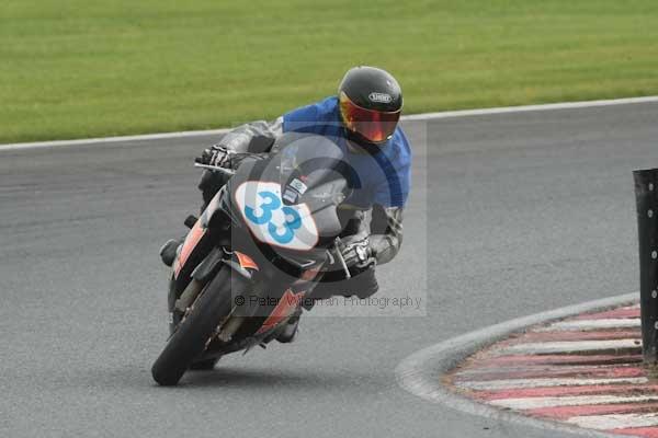 Motorcycle action photographs;event digital images;eventdigitalimages;no limits trackday;oulton park;oulton park circuit cheshire;oulton park photographs;peter wileman photography;trackday;trackday digital images;trackday photos