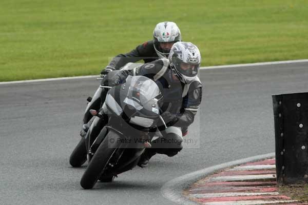 Motorcycle action photographs;event digital images;eventdigitalimages;no limits trackday;oulton park;oulton park circuit cheshire;oulton park photographs;peter wileman photography;trackday;trackday digital images;trackday photos