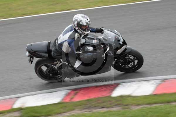 Motorcycle action photographs;event digital images;eventdigitalimages;no limits trackday;oulton park;oulton park circuit cheshire;oulton park photographs;peter wileman photography;trackday;trackday digital images;trackday photos