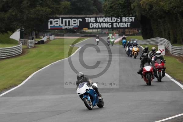 Motorcycle action photographs;event digital images;eventdigitalimages;no limits trackday;oulton park;oulton park circuit cheshire;oulton park photographs;peter wileman photography;trackday;trackday digital images;trackday photos