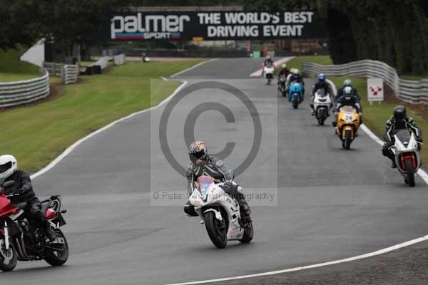 Motorcycle action photographs;event digital images;eventdigitalimages;no limits trackday;oulton park;oulton park circuit cheshire;oulton park photographs;peter wileman photography;trackday;trackday digital images;trackday photos