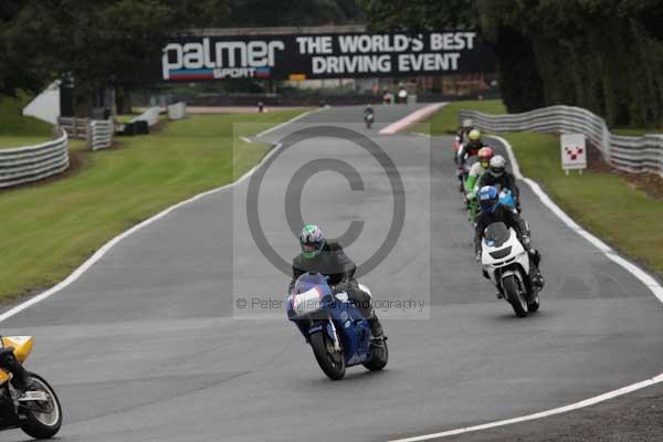 Motorcycle action photographs;event digital images;eventdigitalimages;no limits trackday;oulton park;oulton park circuit cheshire;oulton park photographs;peter wileman photography;trackday;trackday digital images;trackday photos