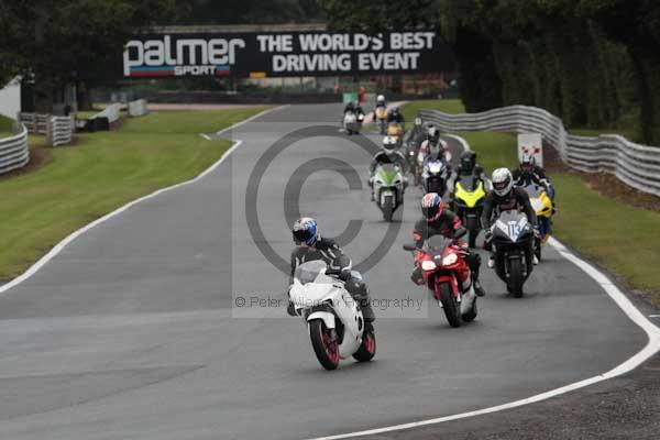 Motorcycle action photographs;event digital images;eventdigitalimages;no limits trackday;oulton park;oulton park circuit cheshire;oulton park photographs;peter wileman photography;trackday;trackday digital images;trackday photos