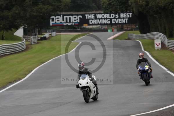 Motorcycle action photographs;event digital images;eventdigitalimages;no limits trackday;oulton park;oulton park circuit cheshire;oulton park photographs;peter wileman photography;trackday;trackday digital images;trackday photos