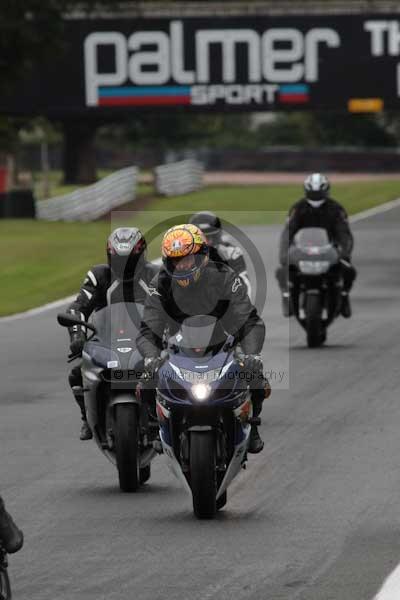 Motorcycle action photographs;event digital images;eventdigitalimages;no limits trackday;oulton park;oulton park circuit cheshire;oulton park photographs;peter wileman photography;trackday;trackday digital images;trackday photos