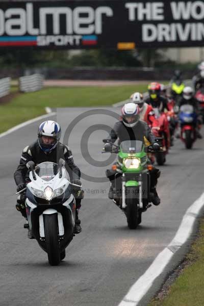 Motorcycle action photographs;event digital images;eventdigitalimages;no limits trackday;oulton park;oulton park circuit cheshire;oulton park photographs;peter wileman photography;trackday;trackday digital images;trackday photos