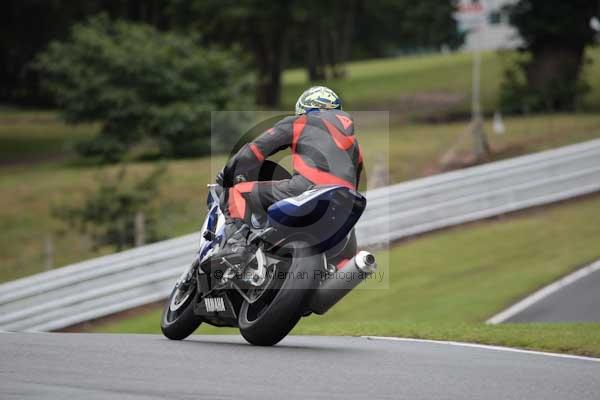 Motorcycle action photographs;event digital images;eventdigitalimages;no limits trackday;oulton park;oulton park circuit cheshire;oulton park photographs;peter wileman photography;trackday;trackday digital images;trackday photos