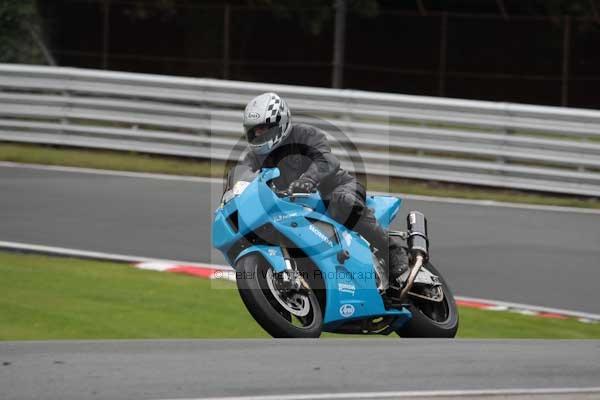 Motorcycle action photographs;event digital images;eventdigitalimages;no limits trackday;oulton park;oulton park circuit cheshire;oulton park photographs;peter wileman photography;trackday;trackday digital images;trackday photos