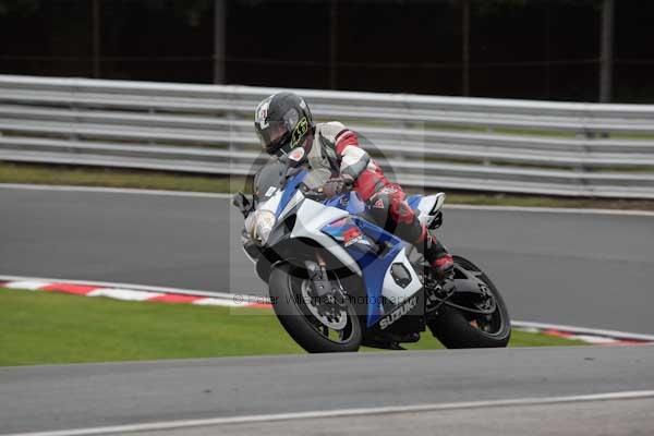 Motorcycle action photographs;event digital images;eventdigitalimages;no limits trackday;oulton park;oulton park circuit cheshire;oulton park photographs;peter wileman photography;trackday;trackday digital images;trackday photos