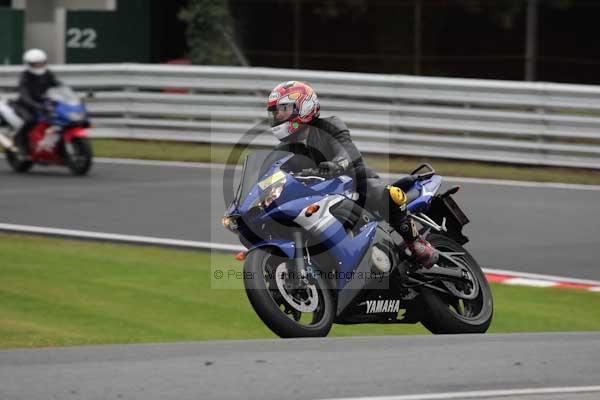 Motorcycle action photographs;event digital images;eventdigitalimages;no limits trackday;oulton park;oulton park circuit cheshire;oulton park photographs;peter wileman photography;trackday;trackday digital images;trackday photos