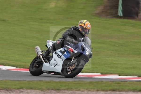 Motorcycle action photographs;event digital images;eventdigitalimages;no limits trackday;oulton park;oulton park circuit cheshire;oulton park photographs;peter wileman photography;trackday;trackday digital images;trackday photos