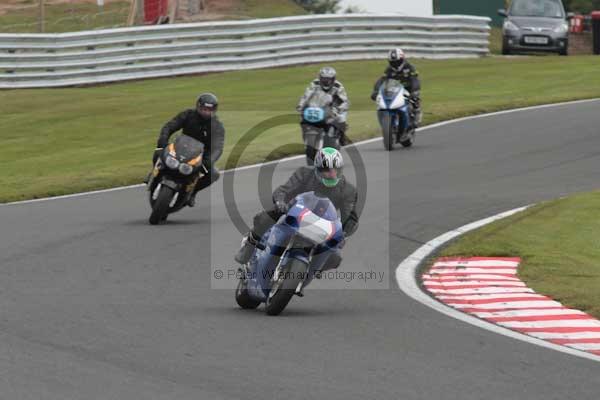 Motorcycle action photographs;event digital images;eventdigitalimages;no limits trackday;oulton park;oulton park circuit cheshire;oulton park photographs;peter wileman photography;trackday;trackday digital images;trackday photos