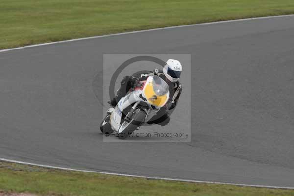 Motorcycle action photographs;event digital images;eventdigitalimages;no limits trackday;oulton park;oulton park circuit cheshire;oulton park photographs;peter wileman photography;trackday;trackday digital images;trackday photos