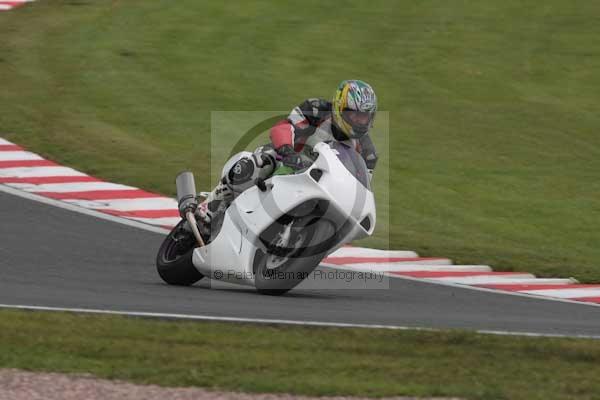 Motorcycle action photographs;event digital images;eventdigitalimages;no limits trackday;oulton park;oulton park circuit cheshire;oulton park photographs;peter wileman photography;trackday;trackday digital images;trackday photos