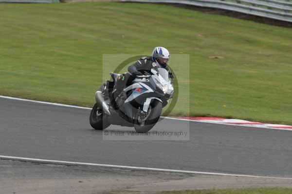 Motorcycle action photographs;event digital images;eventdigitalimages;no limits trackday;oulton park;oulton park circuit cheshire;oulton park photographs;peter wileman photography;trackday;trackday digital images;trackday photos