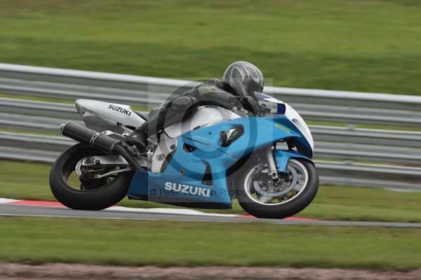 Motorcycle action photographs;event digital images;eventdigitalimages;no limits trackday;oulton park;oulton park circuit cheshire;oulton park photographs;peter wileman photography;trackday;trackday digital images;trackday photos